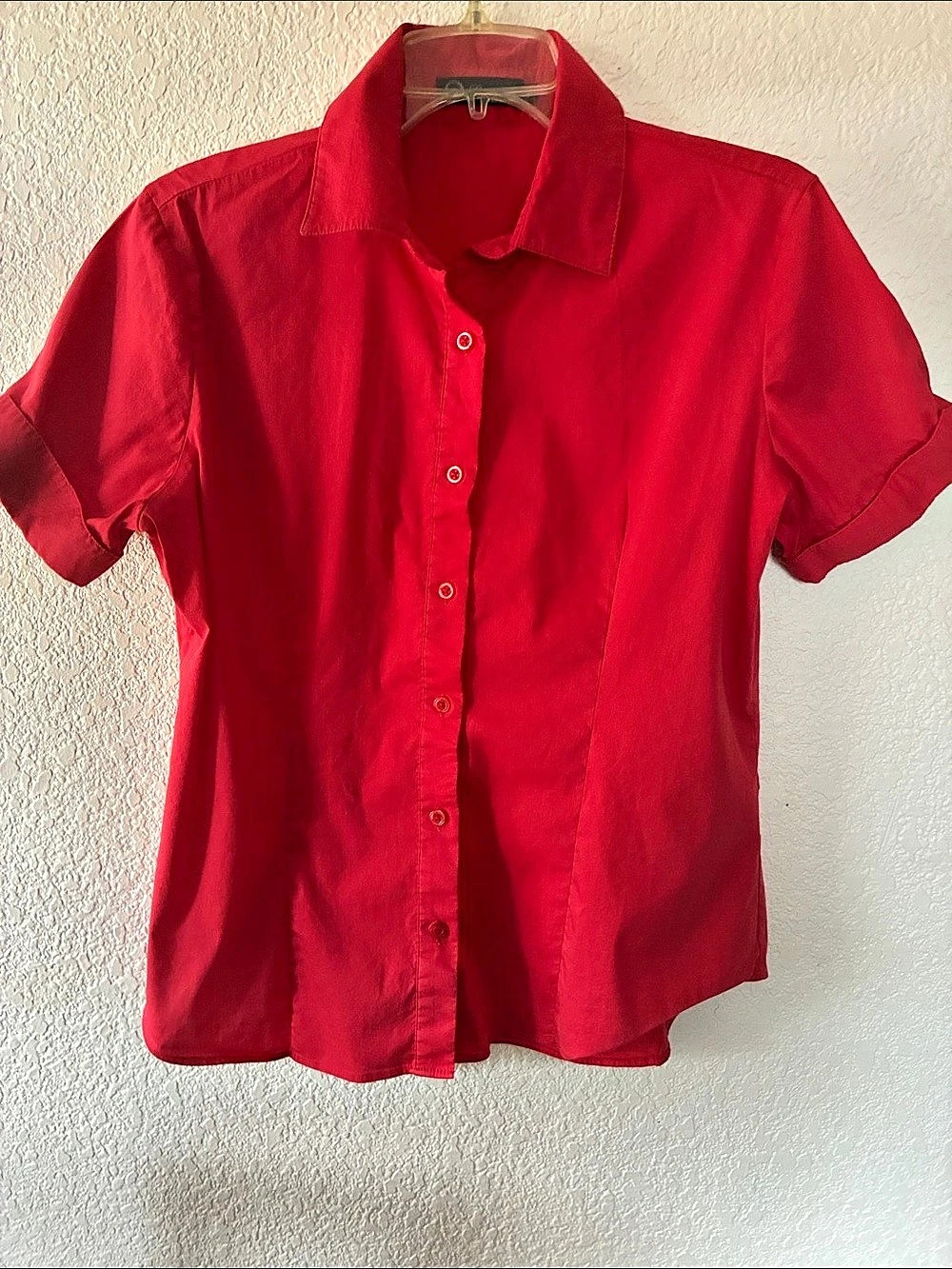 Lunnow Short Sleeve Button Down in Red Size Medium